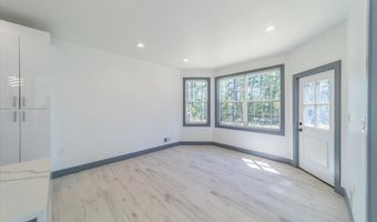 187 Grand Central Pkwy, Bayville, NJ 08721