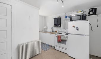 27 Franklin St, Newport, RI 02840