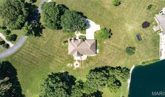 105 Lake Dr, Alton, IL 62002