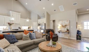 135 Calvin Dr, Wolfforth, TX 79382