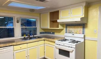 153 Saint Peter St, Biloxi, MS 39530