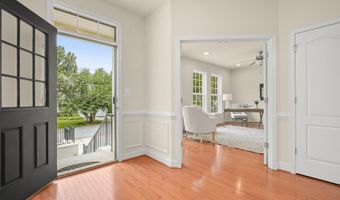 6005 ROOSEVELT St, Bethesda, MD 20817