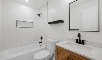 15 SEATON Pl NE 1, Washington, DC 20002