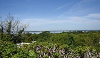 32 J H Dwyer Dr, Middletown, RI 02842