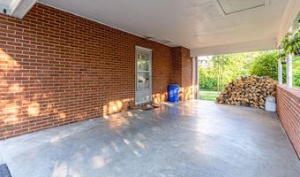 190 Crestview Dr, Abingdon, VA 24210