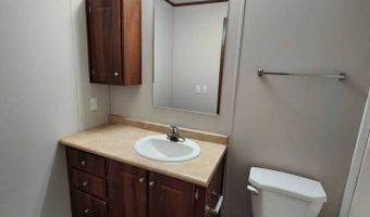 2803 Viewfield Ln, Almont, MI 48003