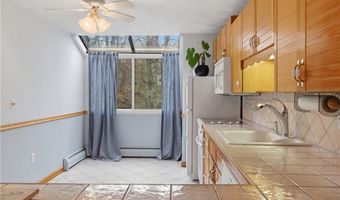 7 Wake Robin Rd 1604, Lincoln, RI 02865