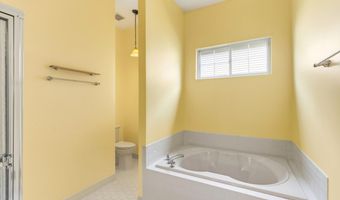 16 Greenways Ln, Lakewood, NJ 08701
