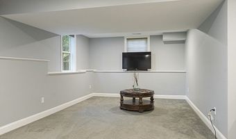 9 Woodlawn Ave, Billerica, MA 01821