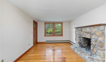 86 Oak St, Hopkinton, RI 02804
