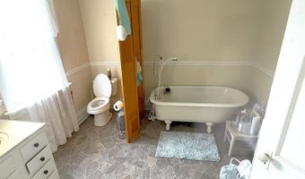 258 Johnson St, Alderson, WV 24910