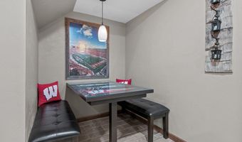 W5982 STRAWFLOWER Drive, Appleton, WI 54915
