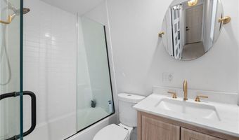 61 School St 2R, Lincoln, RI 02802
