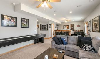 1620 Pinewood Ct SW, Altoona, IA 50009