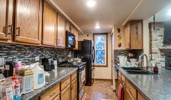 1715 Riverwood Dr, Algonquin, IL 60102