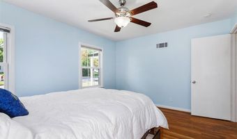 7133 Circleview Dr, Affton, MO 63123