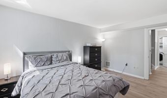 4936 SAUQUOIT Ln, Annandale, VA 22003