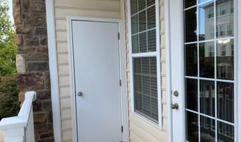 24701 BYRNE MEADOW Sq 200, Aldie, VA 20105