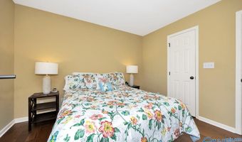 1420 Summerchase Ln, Albertville, AL 35951