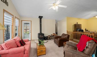 1012 E Magnolia Dr, Brandon, SD 57005