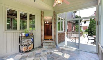 9015 Admirals Pointe Dr, Indianapolis, IN 46236
