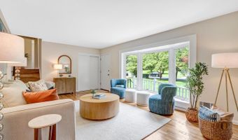 4808 BRADFORD Dr, Annandale, VA 22003