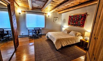 2 Latilla Ln, Arroyo Seco, NM 87514