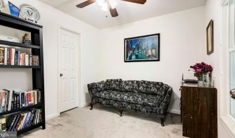 2427 FORT Dr, Alexandria, VA 22303