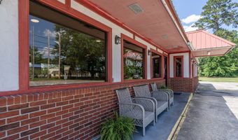 804 S Dixon, Alma, GA 31510