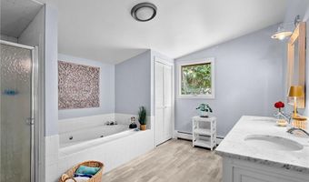 19 Harborview Ave, Bristol, RI 02809