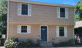 13 Deangelis Dr, Narragansett, RI 02882
