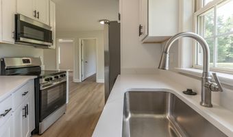 12491 CLINTON HEIGHTS Dr, Ashland, VA 23005