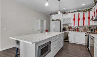 315 Parisen Ave, Bayville, NJ 08721