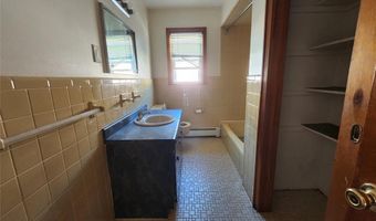 34 Hilton St, Belleville, NJ 07109
