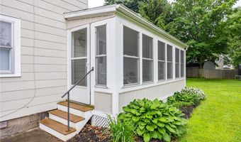 12 Clarendon St, Albion, NY 14411