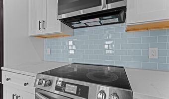 18 State St 5 (3rd Floor East), Bristol, RI 02809