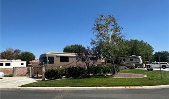 11555 Wedgewood Dr, Apple Valley, CA 92308