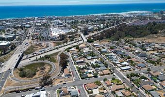 402-4 Santa Barbara St, Oceanside, CA 92058