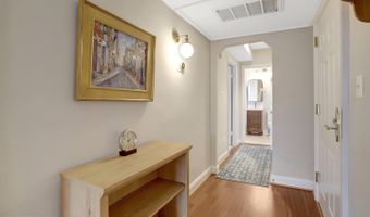 1251 E ABINGDON Dr #1121, Alexandria, VA 22314