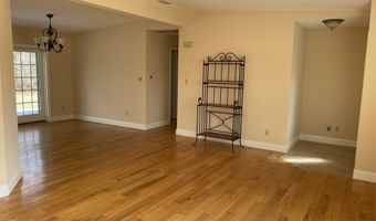 1 Lantern Ct 1, Clinton, CT 06413