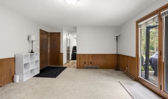 2601 S GREENVIEW St, Appleton, WI 54915
