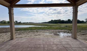 2220 Golfview Dr, Auburn, IN 46706