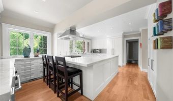 25733 River Dr, Franklin, MI 48025