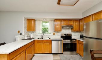 8225 TRIPLE CROWN Rd, Bowie, MD 20715