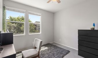 225 Royal Gln Unit #410, Escondido, CA 92025