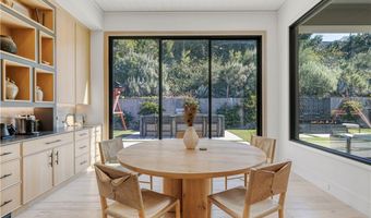 4050 Contera Rd, Encino, CA 91436