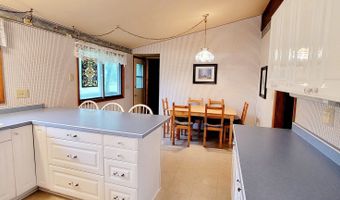 41511 N Country Club Dr, Antioch, IL 60002