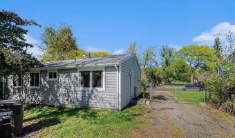 4 Burlingame Ct, Ann Arbor, MI 48108