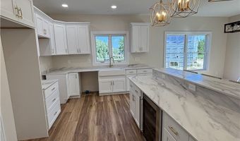 1214 Mayfield Dr, Alden, NY 14004