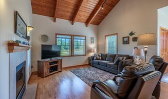 1312 VILLAGE Loop, Bandon, OR 97411